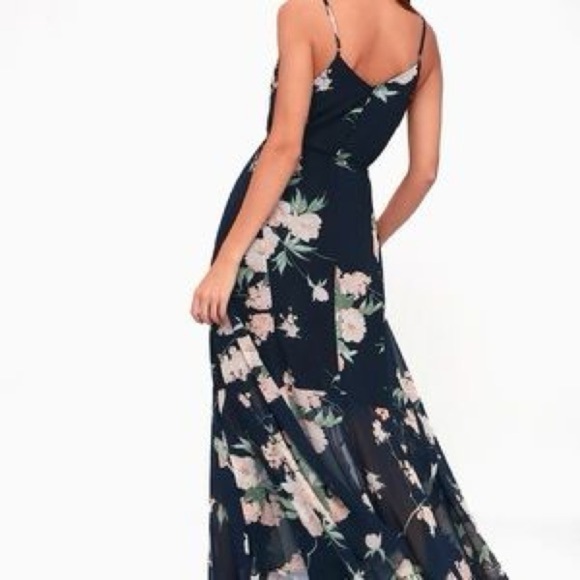 Dress Forum Dresses & Skirts - Lulus Dress Forum •Navy Floral Maxi Dress